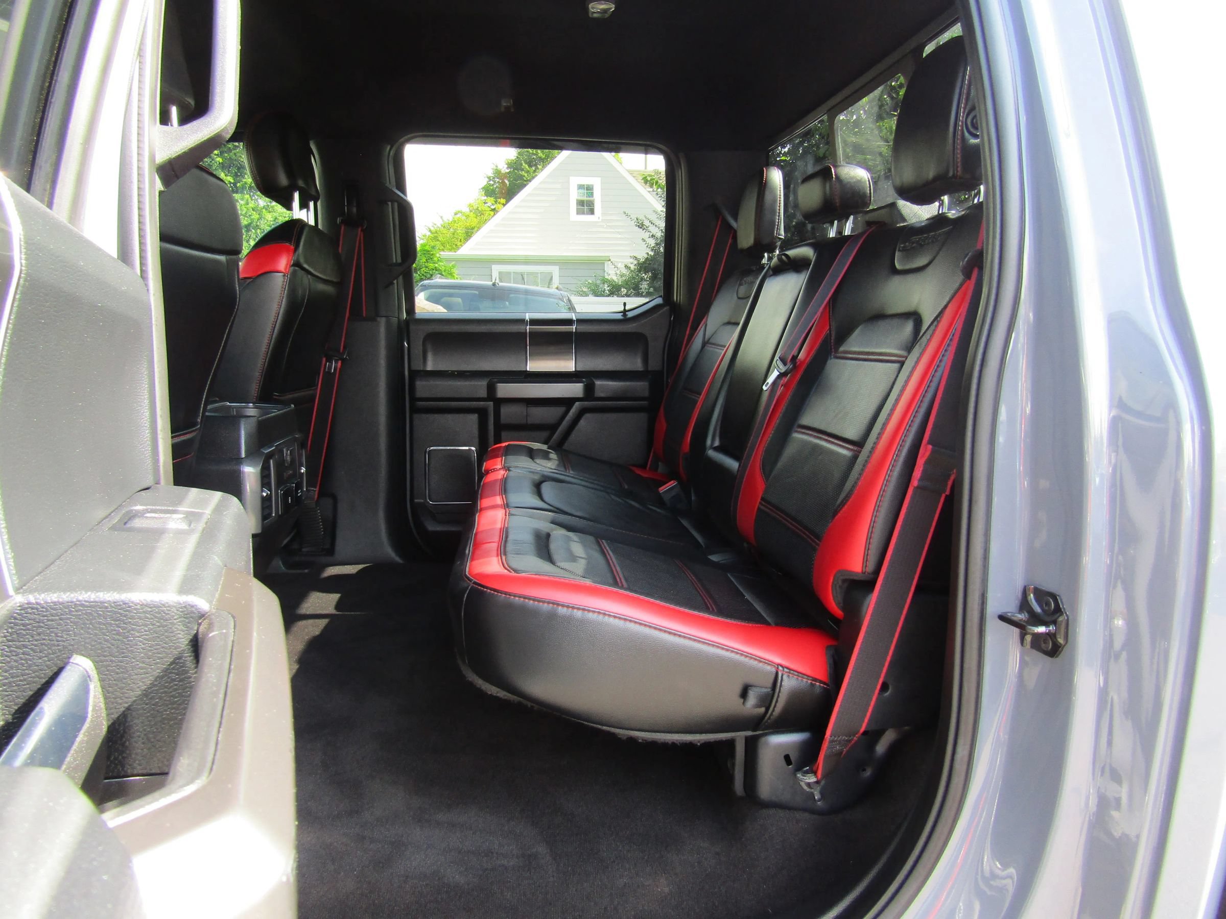 Used 2019 Ford F150 Lariat w/ Equipment Group 502A Luxury AWD/4WD image 15