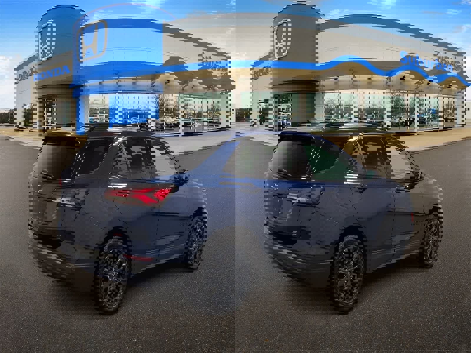 Used 2022 Chevrolet Equinox RS w/ LPO, Floor Liner Package image 8