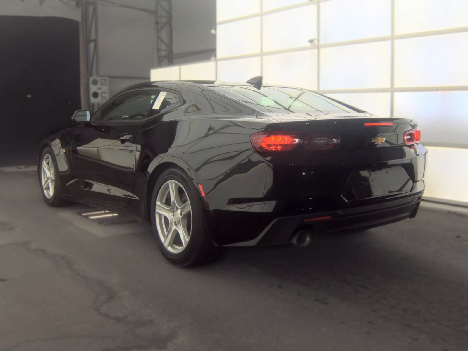 Used 2019 Chevrolet Camaro LT w/ Technology Package RWD image 3