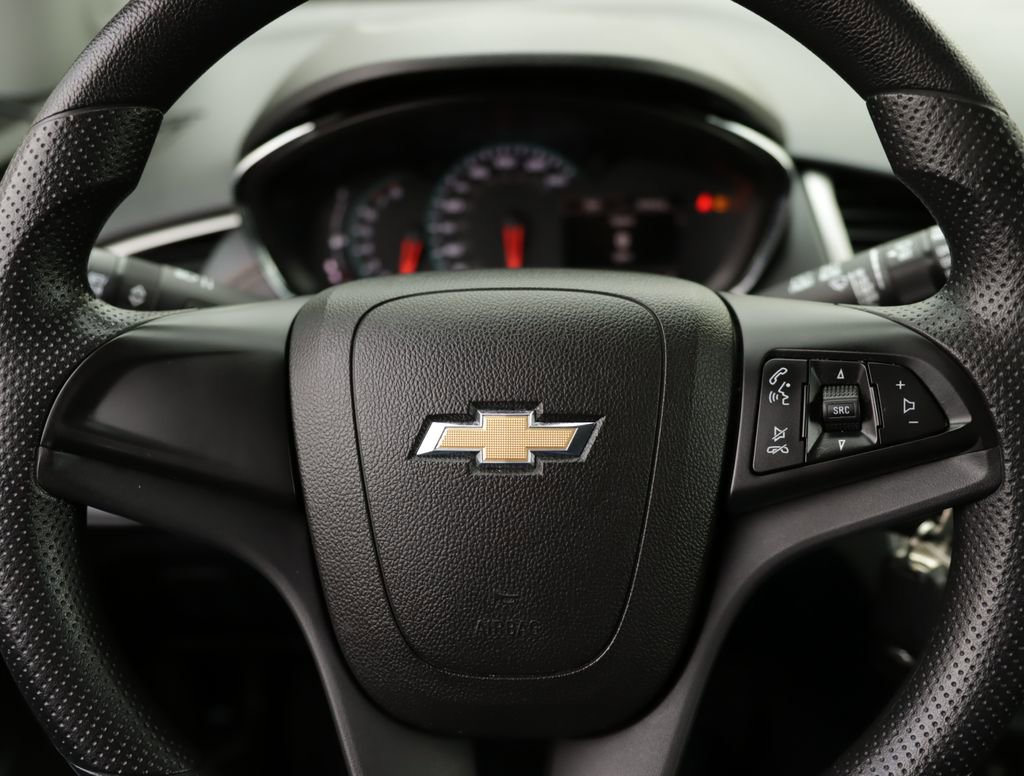Used 2018 Chevrolet Trax LS image 10