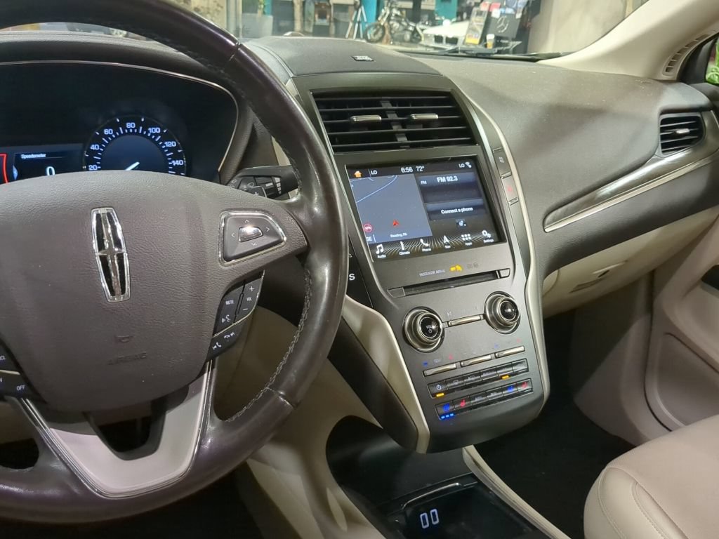 Used 2019 Lincoln MKC Reserve w/ MKC Climate Package AWD/4WD image 13