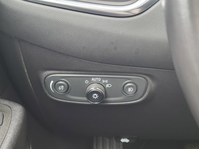 Used 2021 Chevrolet Equinox LT image 12