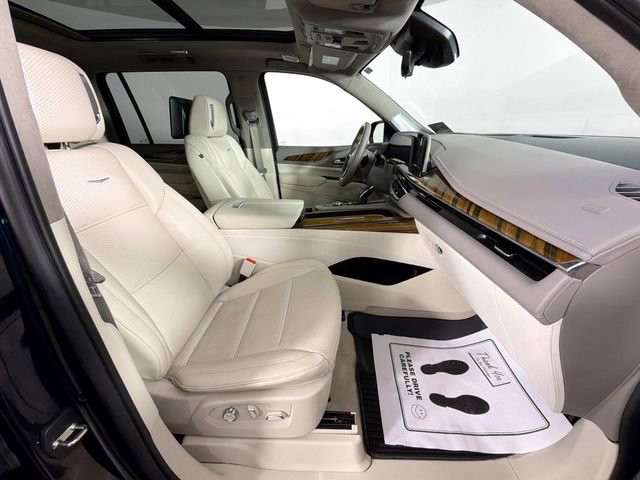 Used 2023 Cadillac Escalade ESV Premium Luxury Platinum image 34