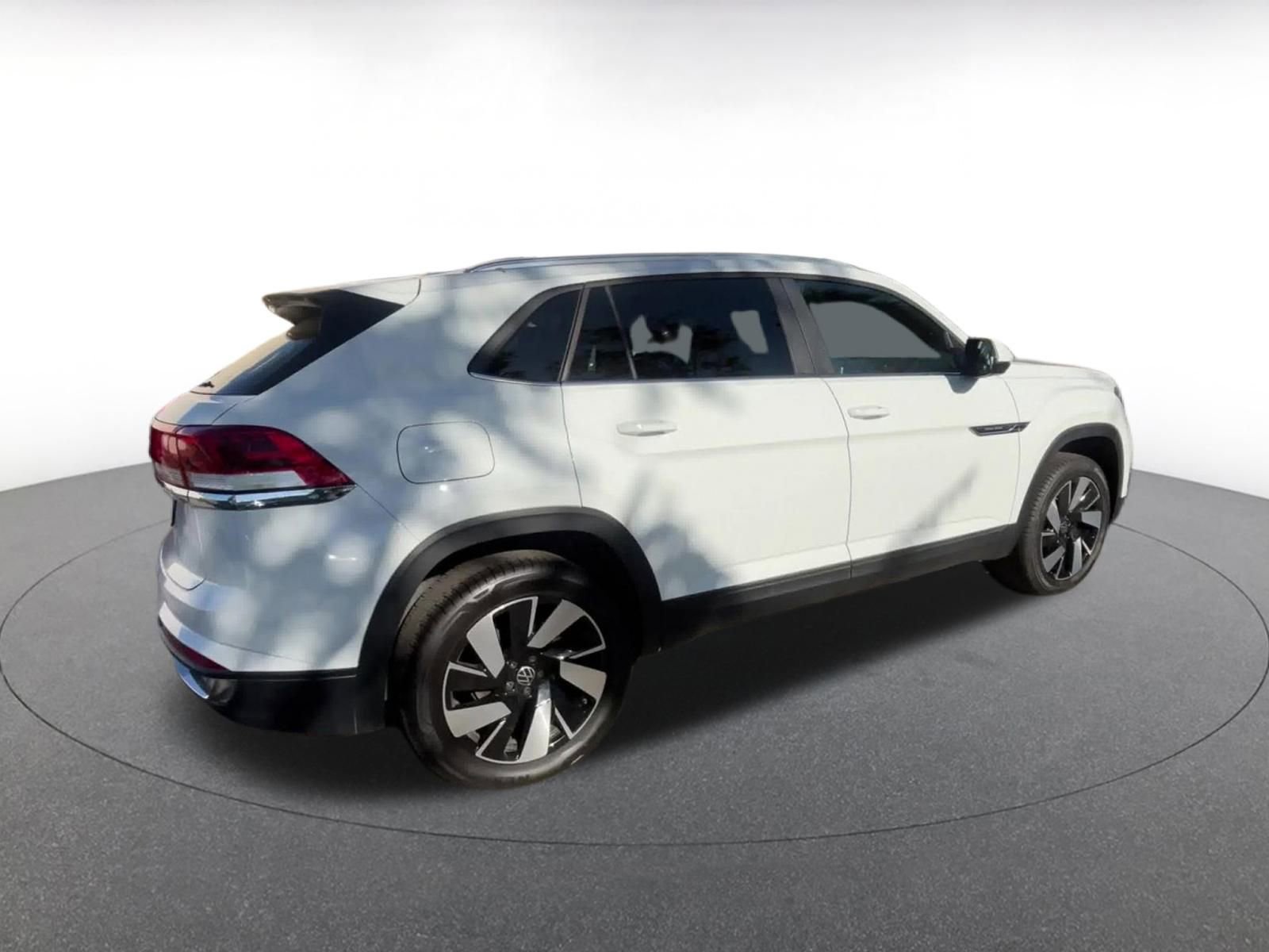 Used 2025 Volkswagen Atlas Cross Sport SE image 15