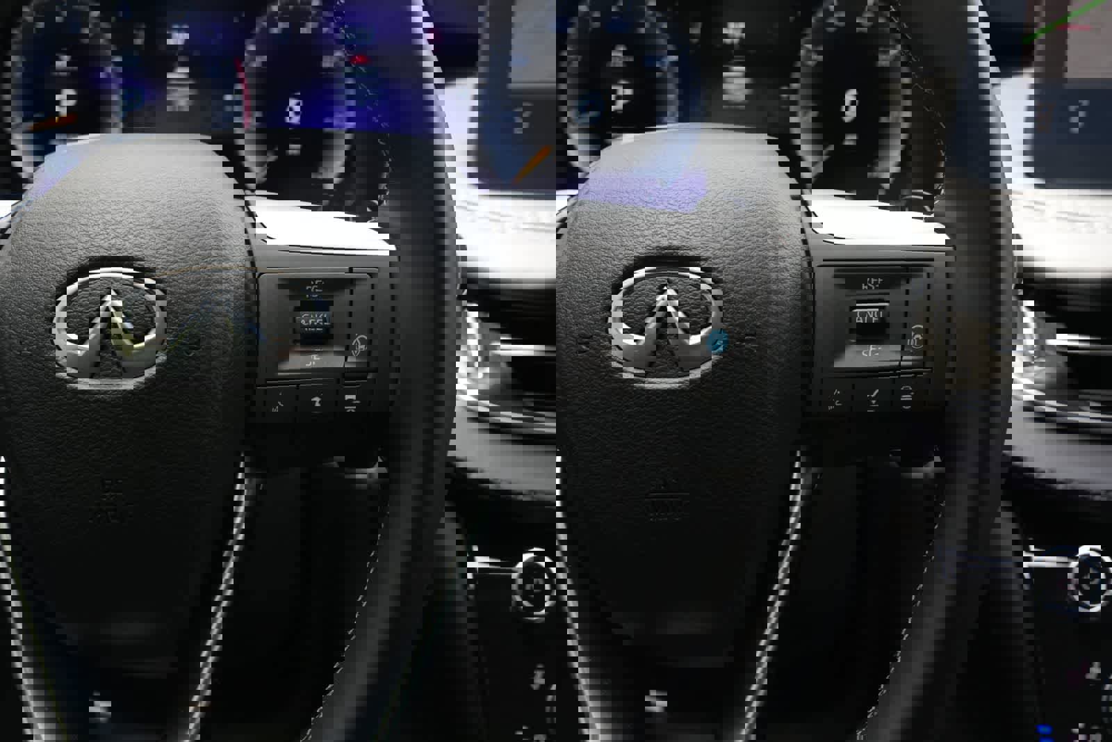 Certified 2025 INFINITI QX60 Sensory image 11