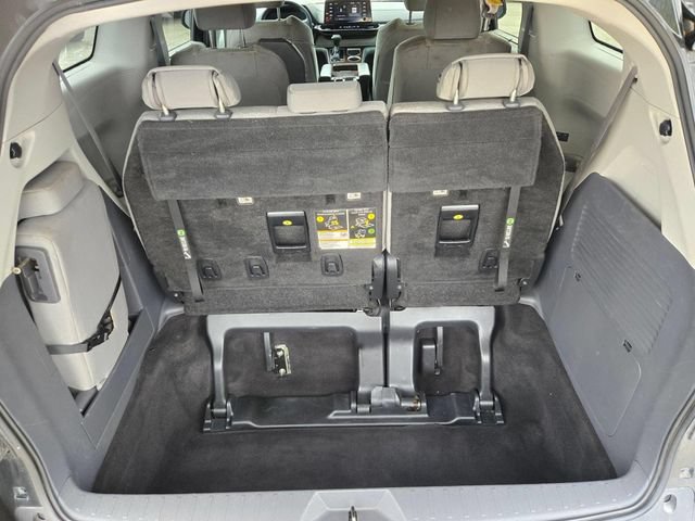 Used 2022 Toyota Sienna LE FWD image 23