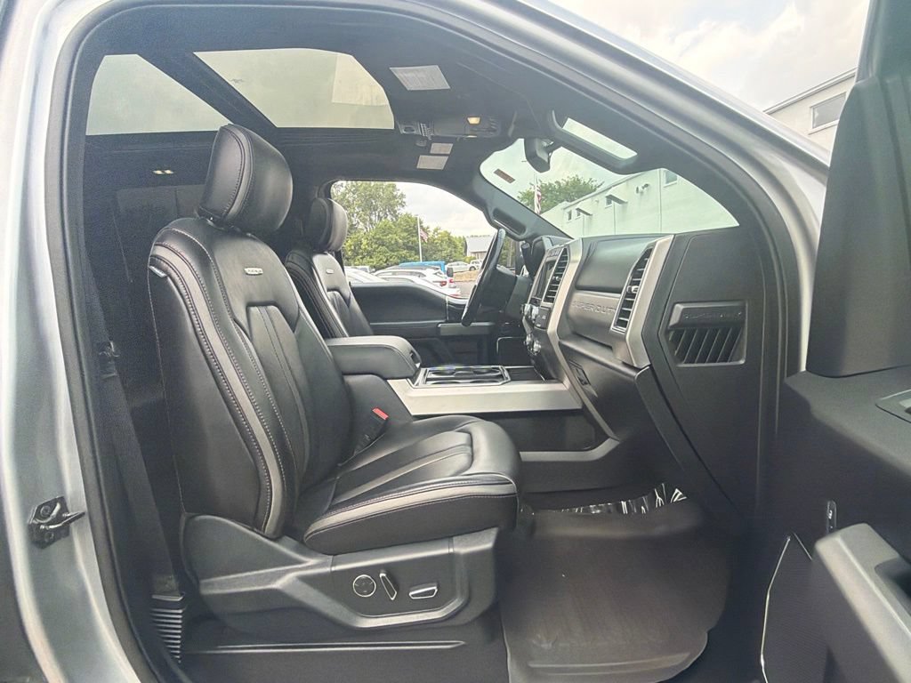 Used 2021 Ford F350 Platinum w/ Tremor Off-Road Package AWD/4WD image 29