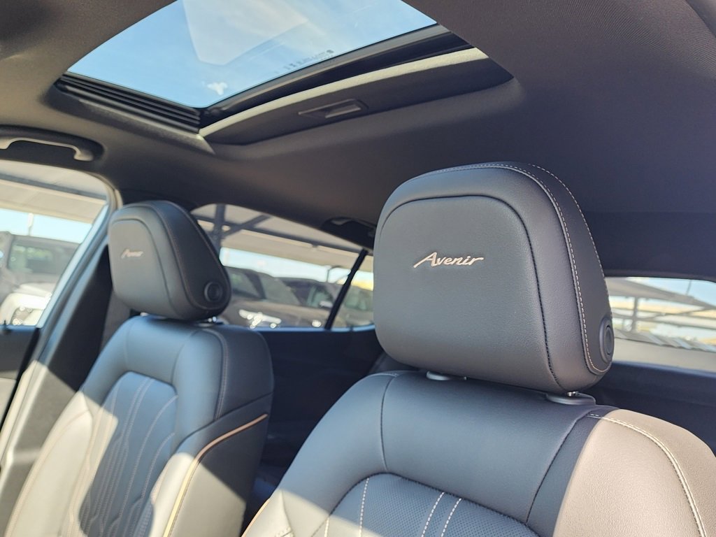 New 2026 Buick Envista Avenir image 16