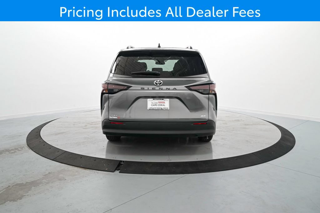 New 2026 Toyota Sienna XLE FWD image 6