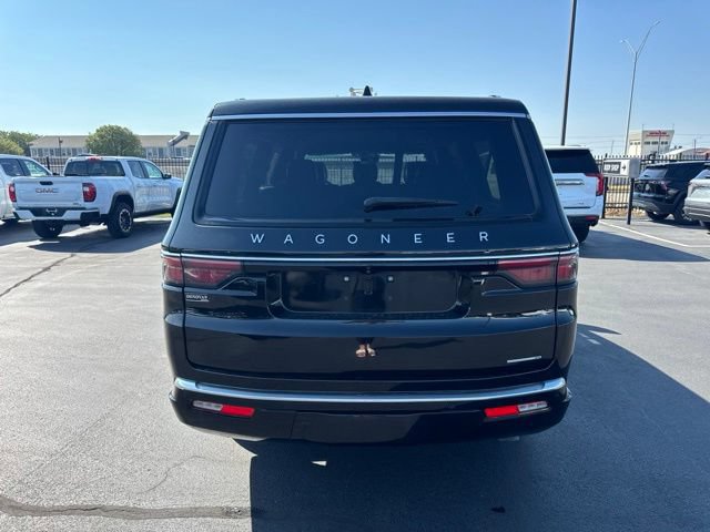 Used 2024 Jeep Wagoneer L Series II w/ Flexible Seating Group AWD/4WD image 4