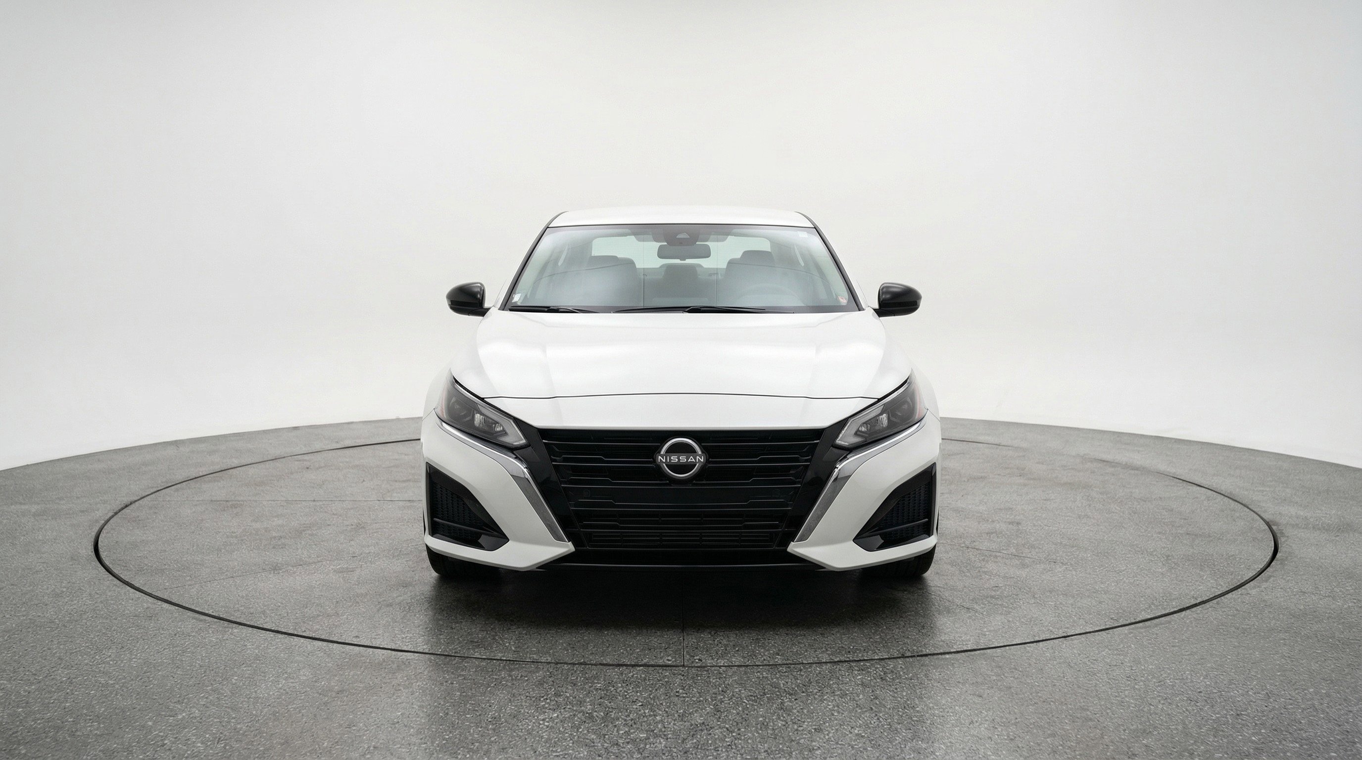 Used 2025 Nissan Altima 2.5 SV image 2