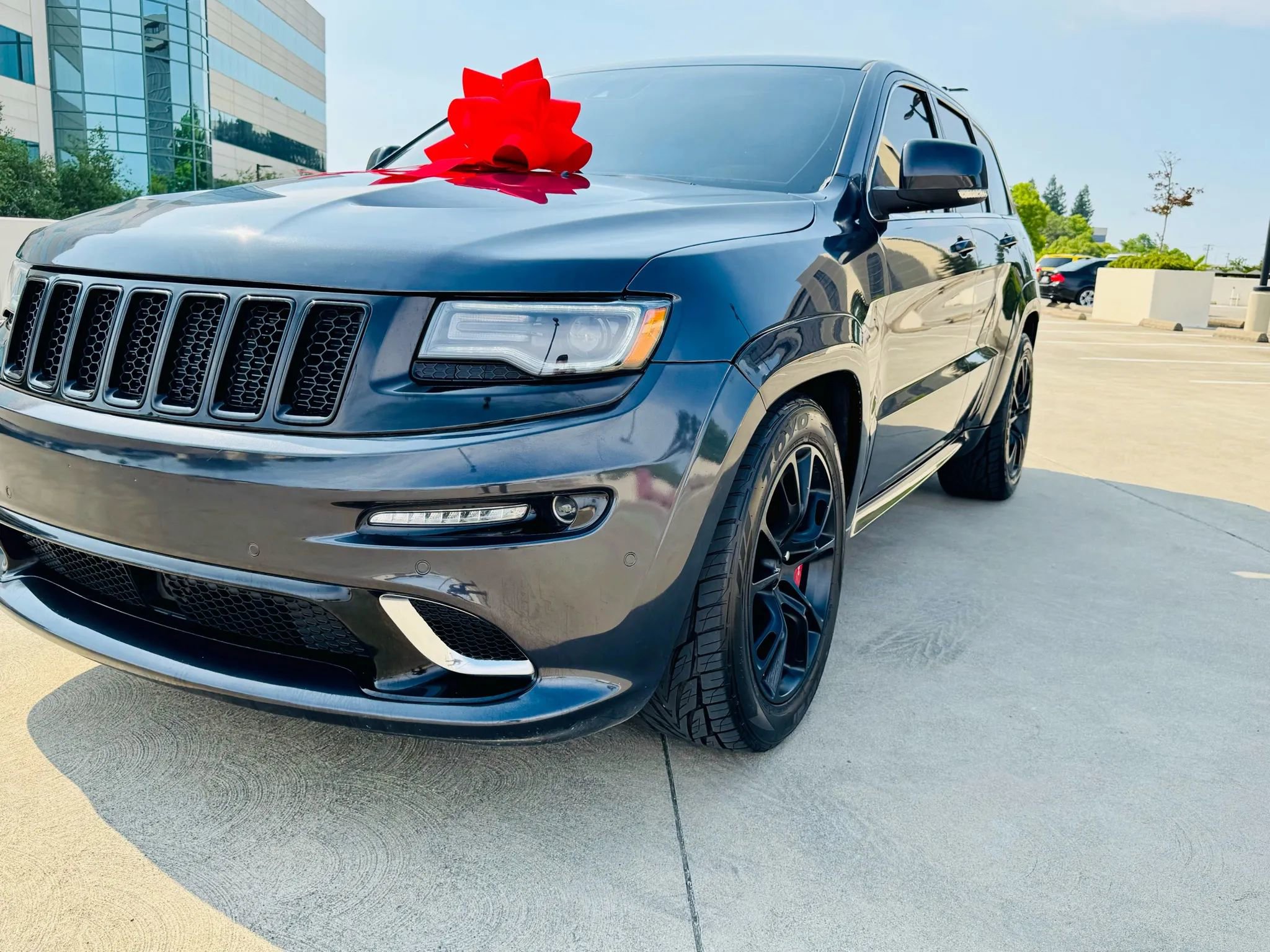 Used 2014 Jeep Grand Cherokee SRT image 21