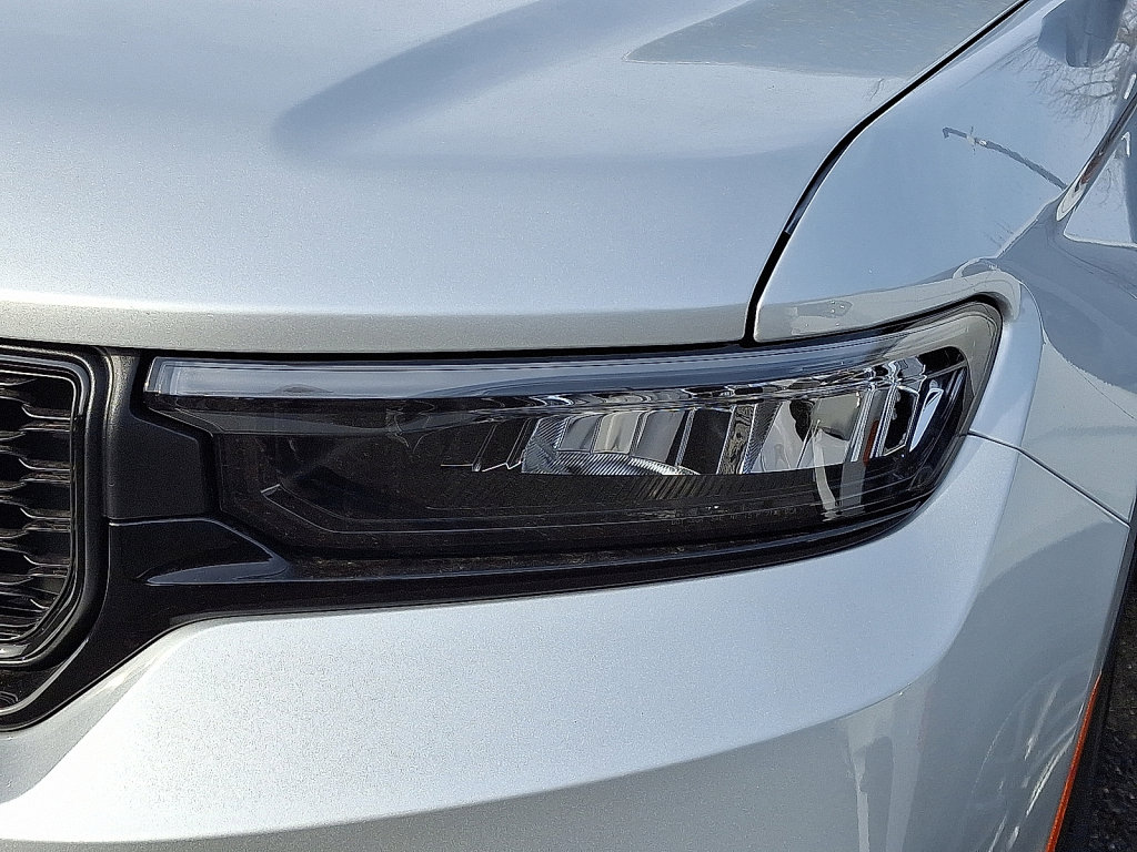 New 2025 Jeep Grand Cherokee Limited w/ Black Appearance Package AWD/4WD image 4