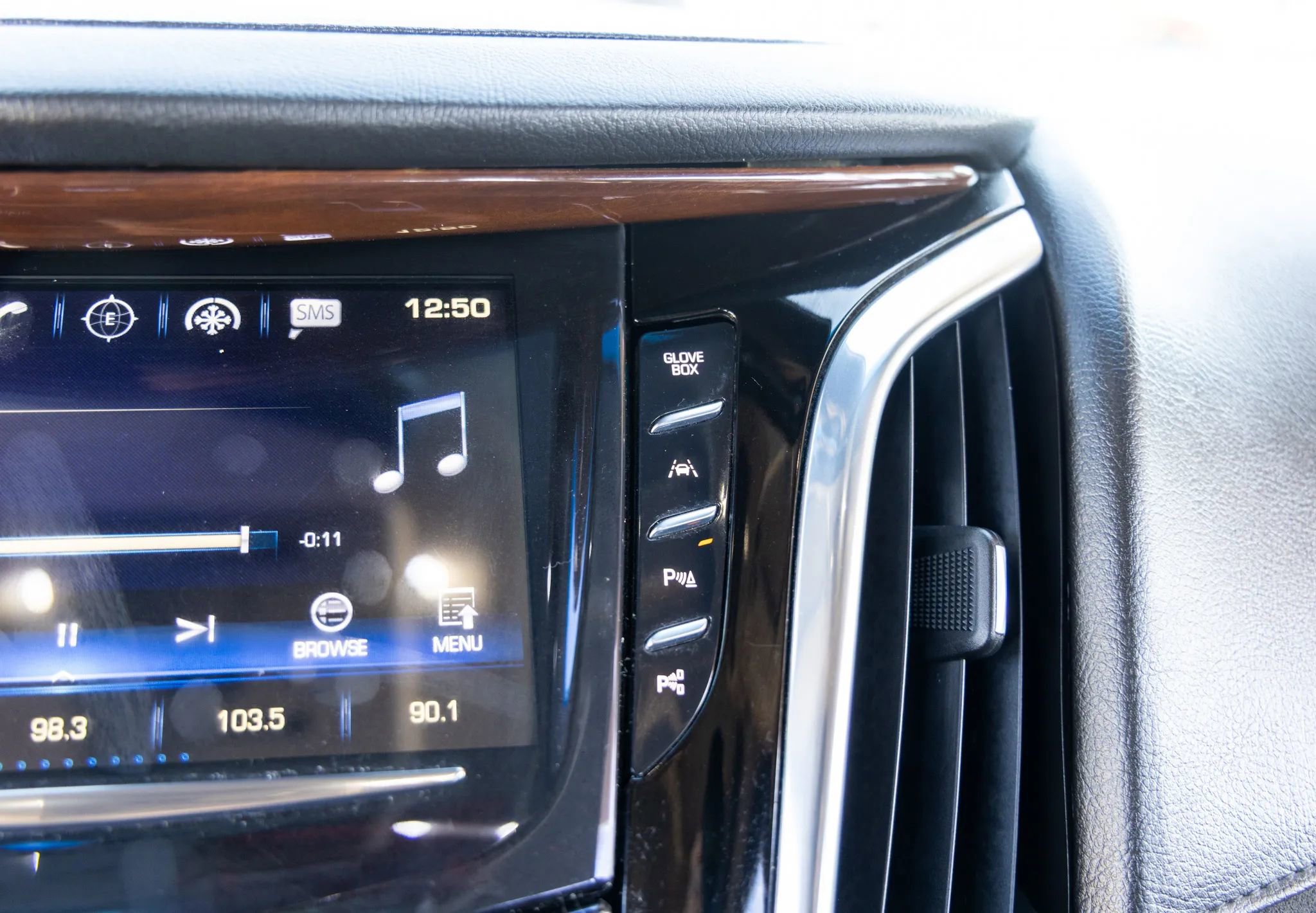 Used 2017 Cadillac Escalade Luxury image 27