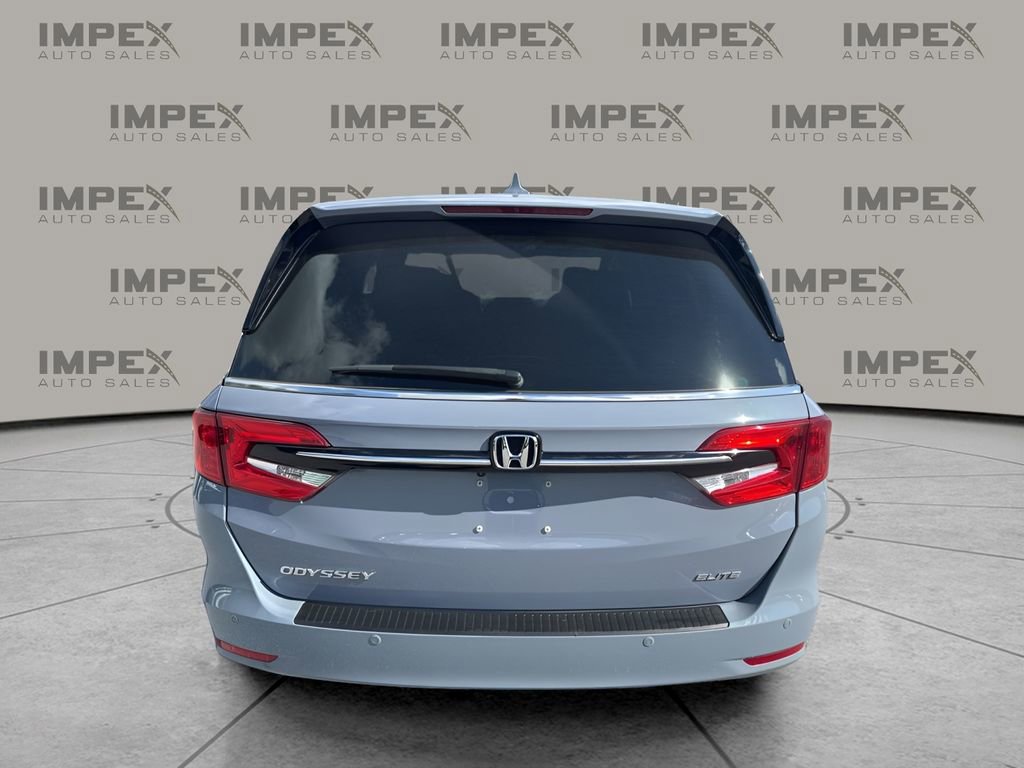 Used 2023 Honda Odyssey Elite image 3