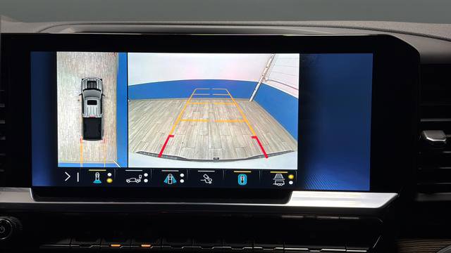 Used 2022 Chevrolet Silverado 1500 LT Trail Boss w/ LT Trail Boss Premium Package AWD/4WD image 13