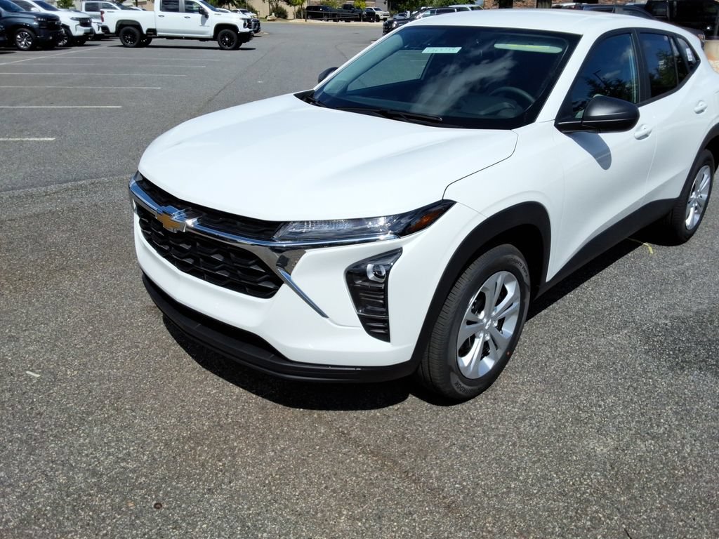 New 2026 Chevrolet Trax LS FWD image 9