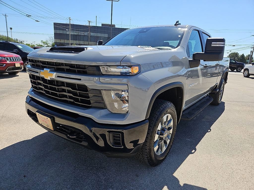 Used 2024 Chevrolet Silverado 2500 Custom w/ Custom Convenience Package AWD/4WD image 1