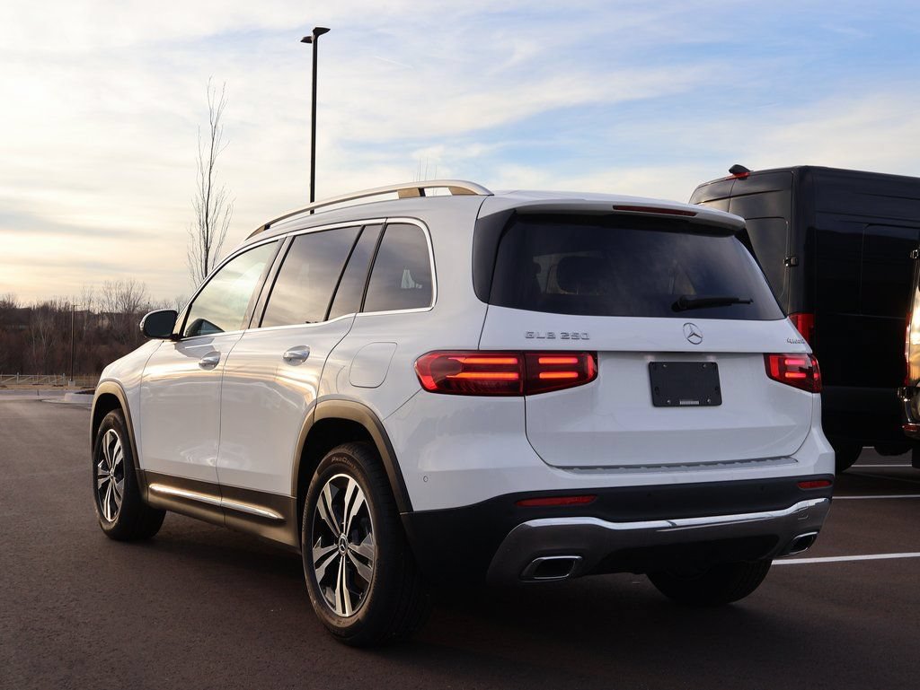 New 2026 Mercedes-Benz GLB 250 4MATIC image 5