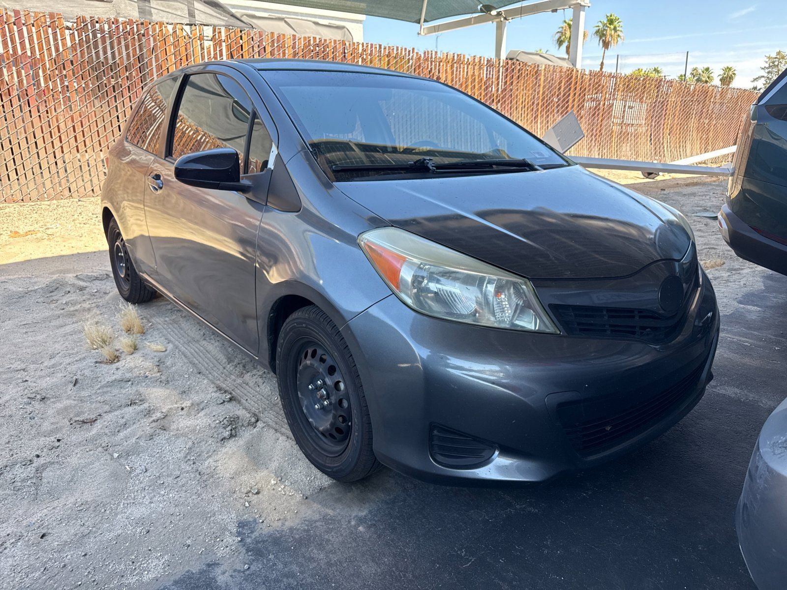 Used 2014 Toyota Yaris L FWD video 2