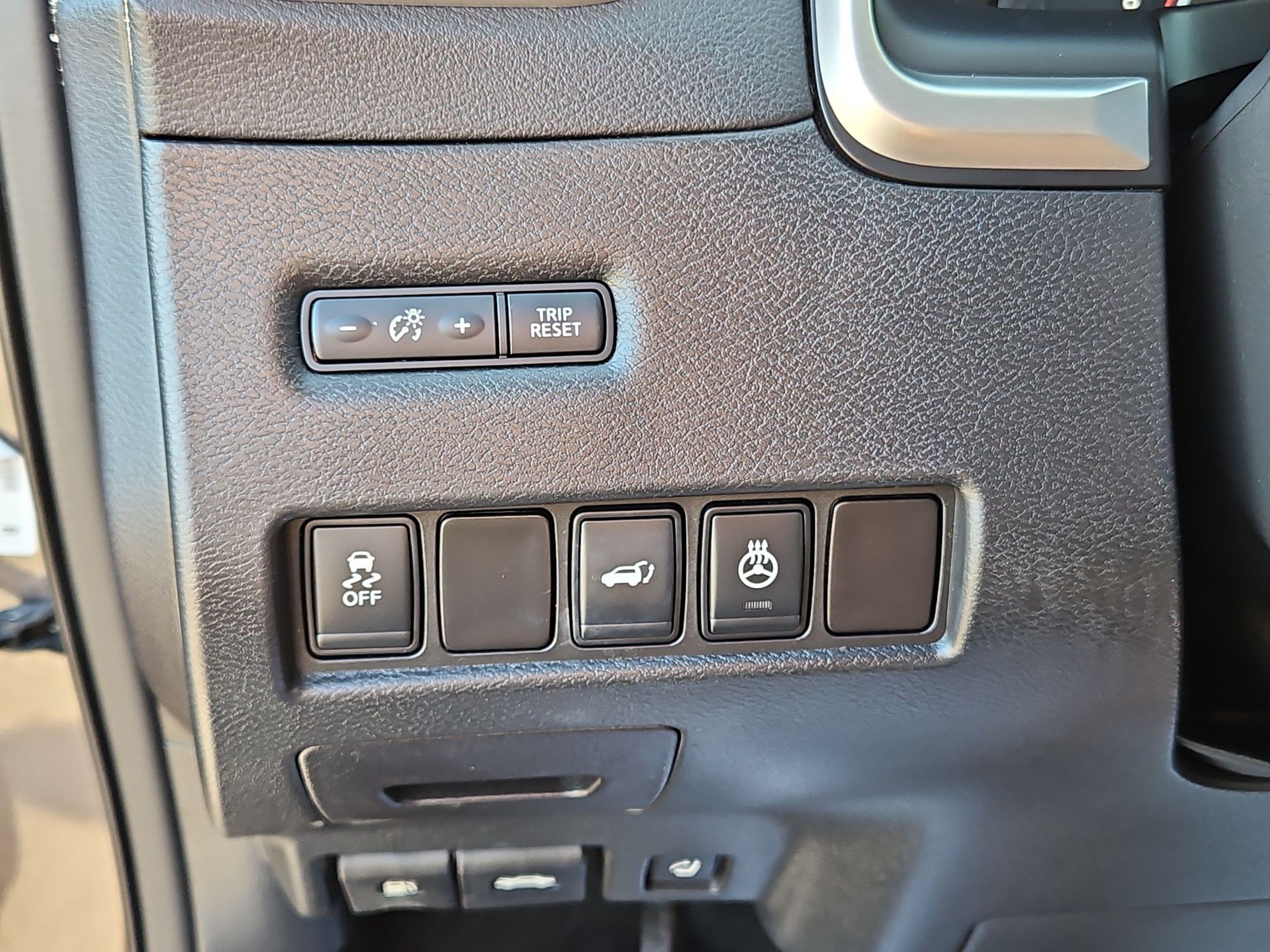Used 2015 Nissan Murano Platinum w/ Platinum Technology Package FWD image 25