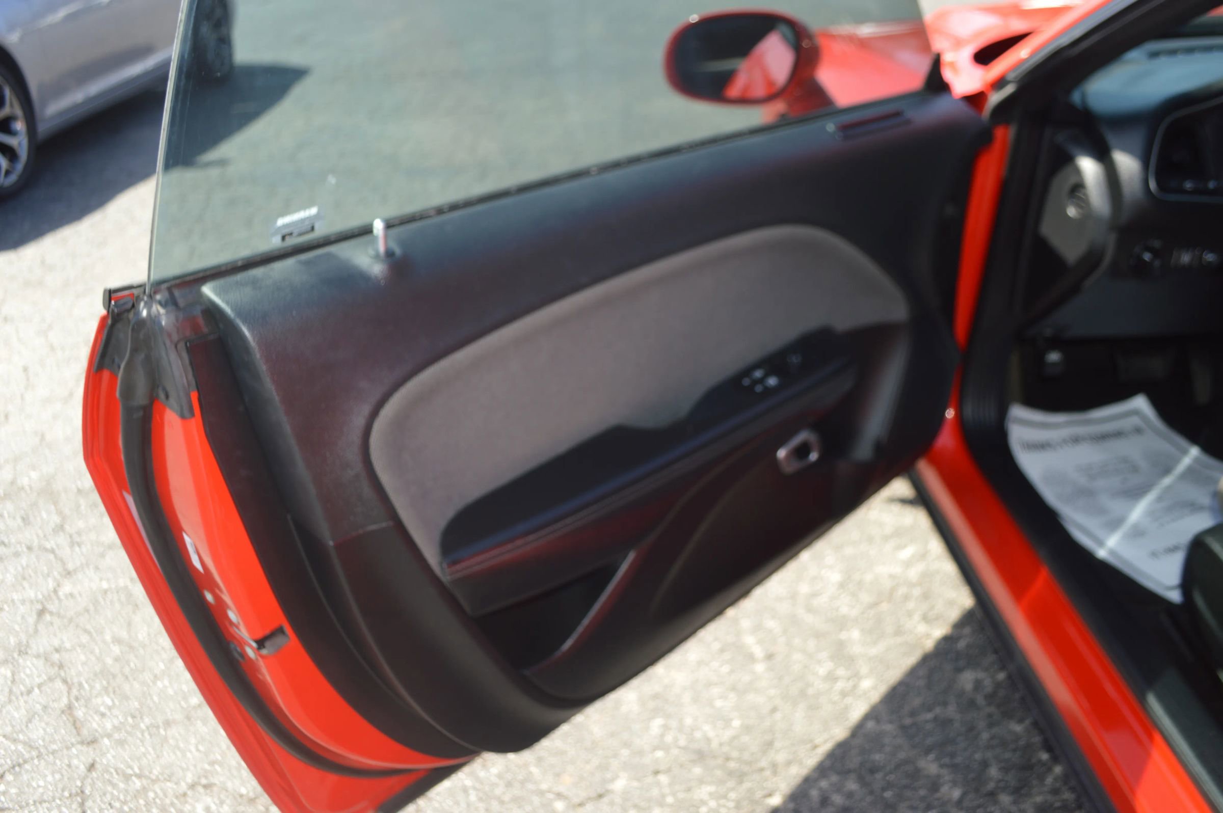 Used 2015 Dodge Challenger SXT w/ Driver Convenience Group image 14