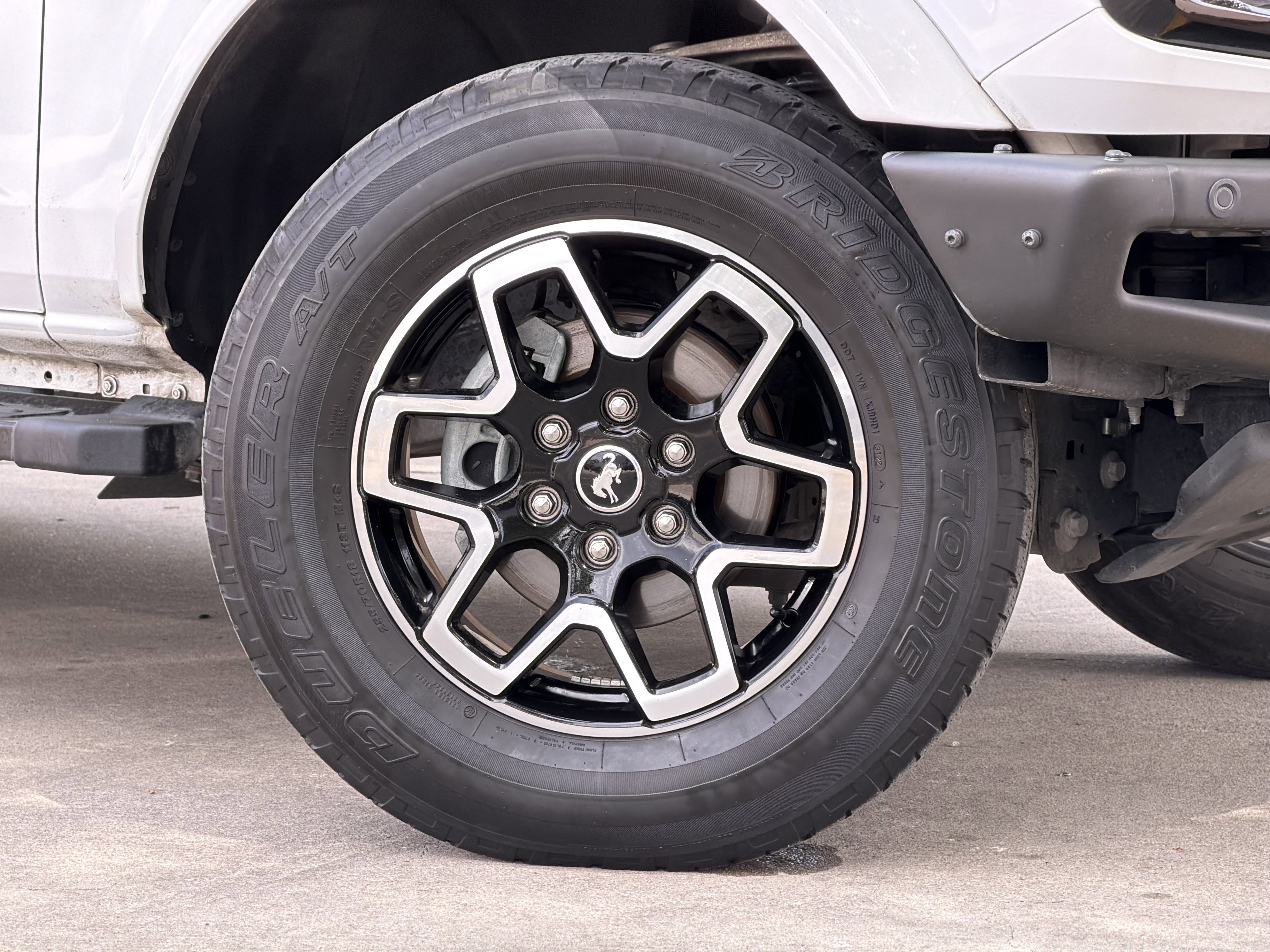 Used 2022 Ford Bronco Outer Banks AWD/4WD image 3