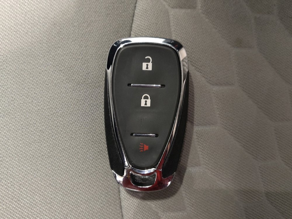 Used 2021 Chevrolet Equinox LS w/ LS Convenience Package image 32