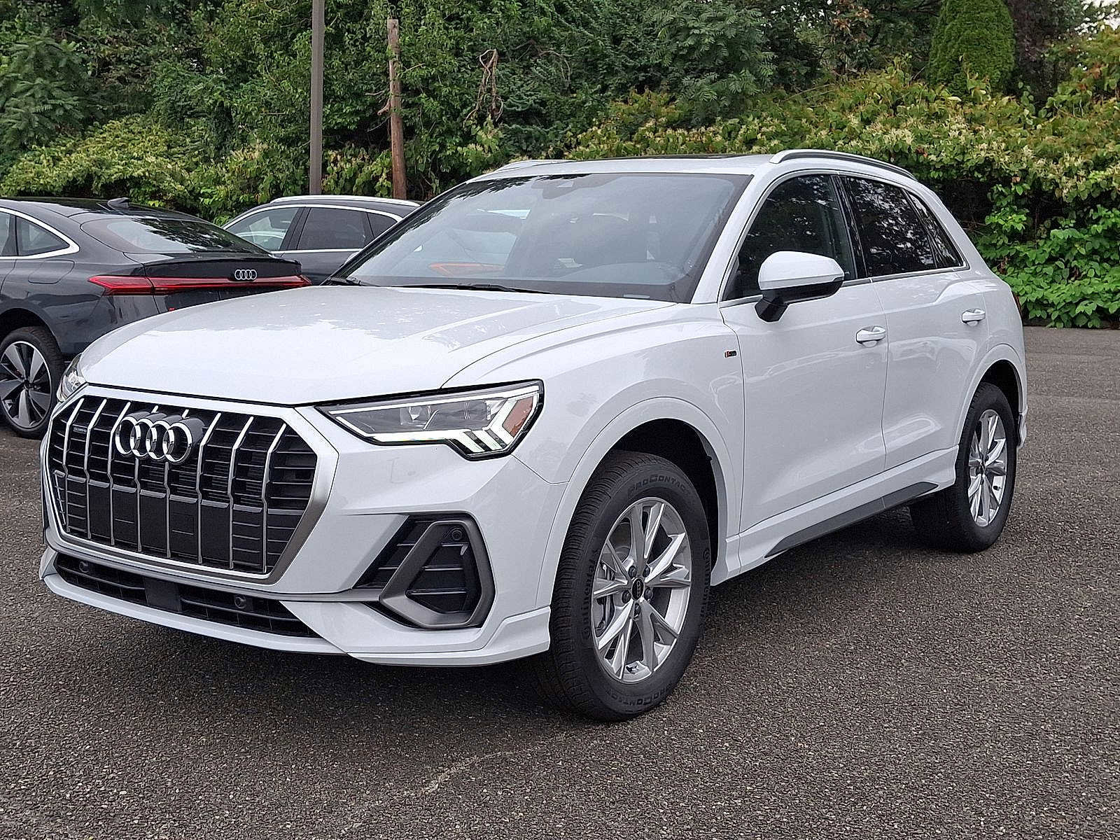 New 2025 Audi Q3 2.0T Premium
