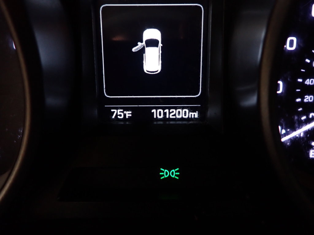 Used 2018 Hyundai Santa Fe Sport FWD image 36