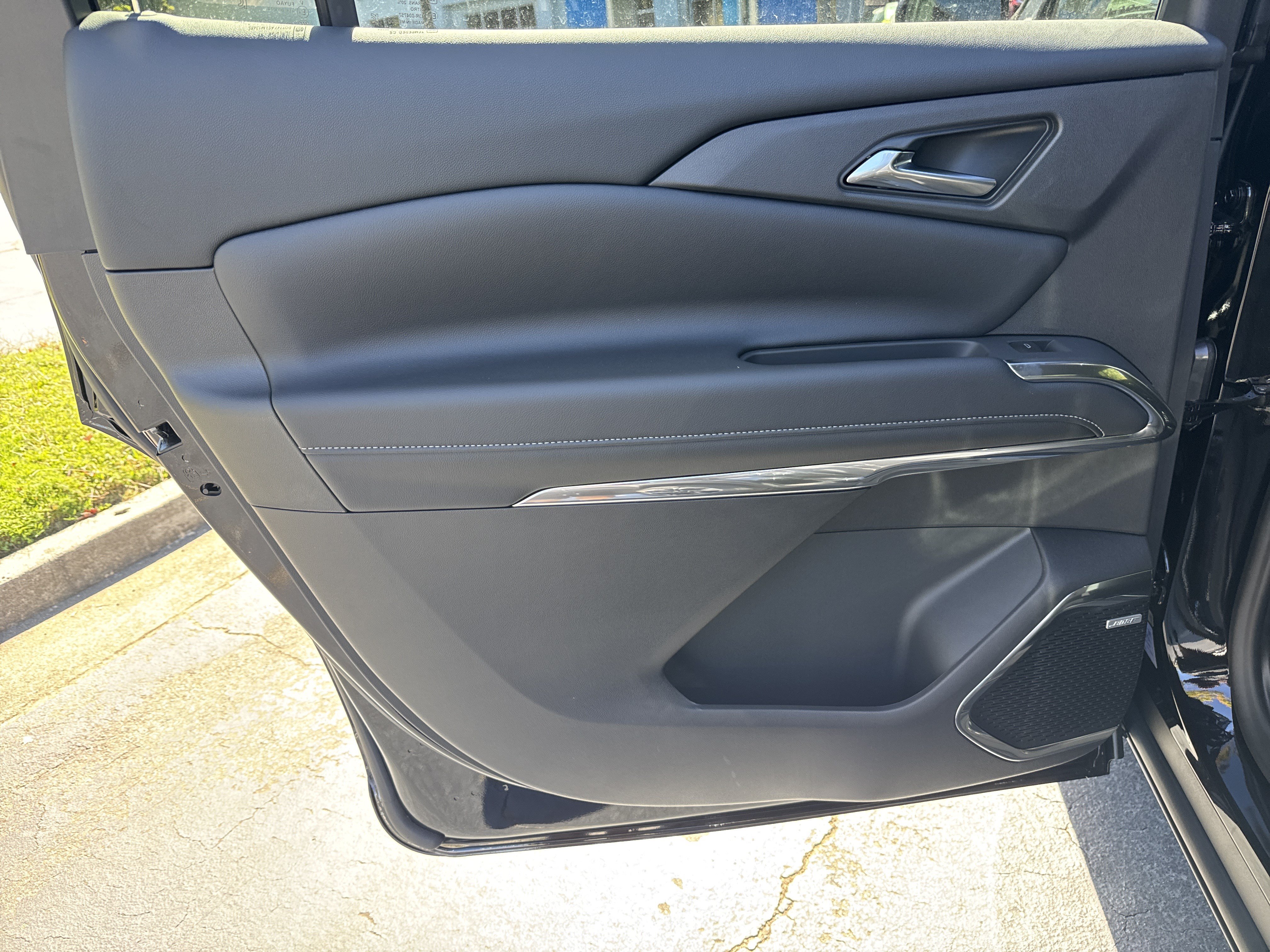 New 2027 Chevrolet Traverse LT w/ Enhanced Driving Package FWD image 23