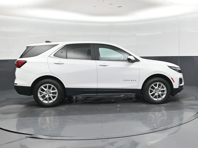 Used 2024 Chevrolet Equinox LT AWD/4WD image 2
