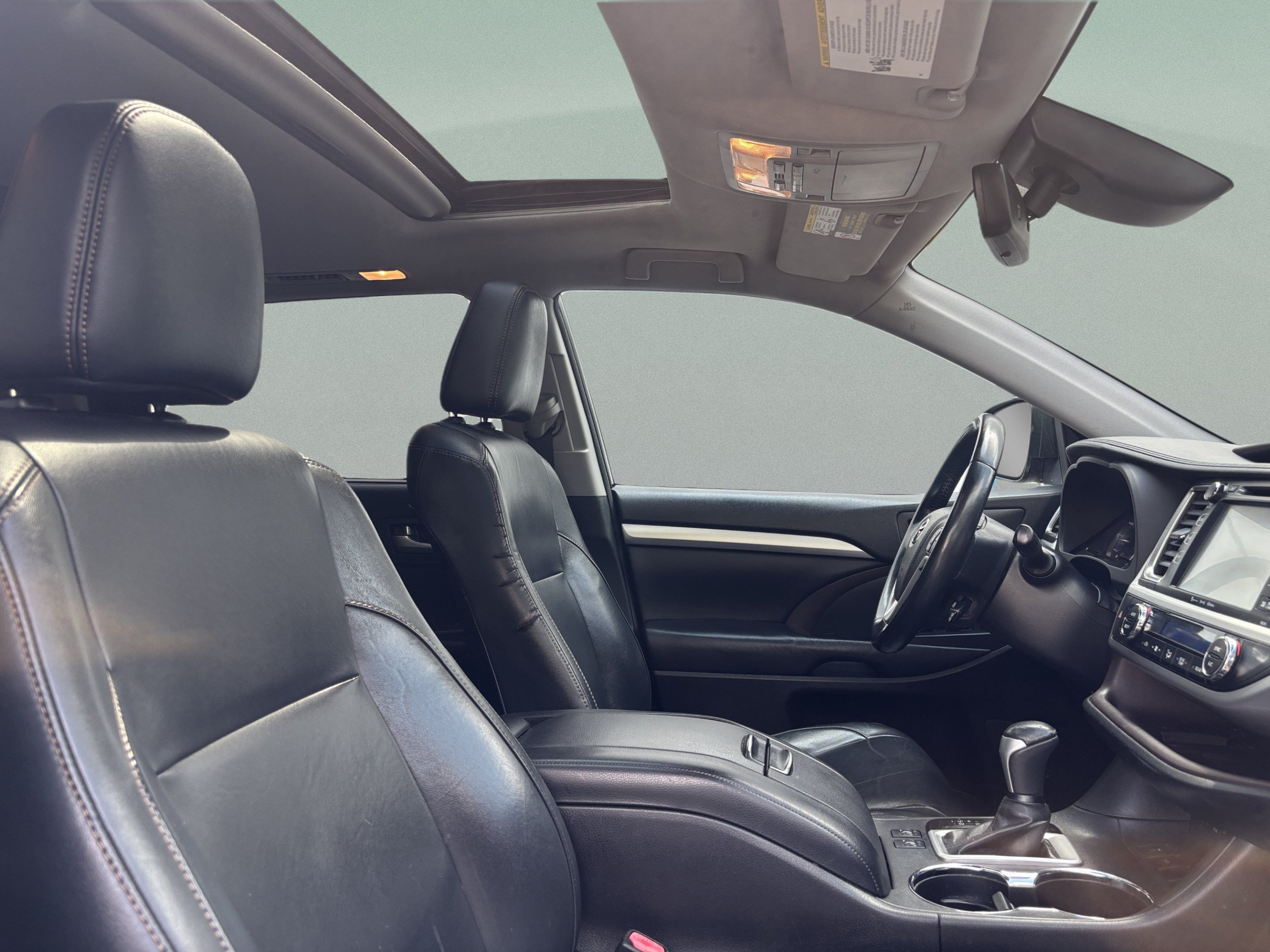 Used 2017 Toyota Highlander XLE FWD image 18