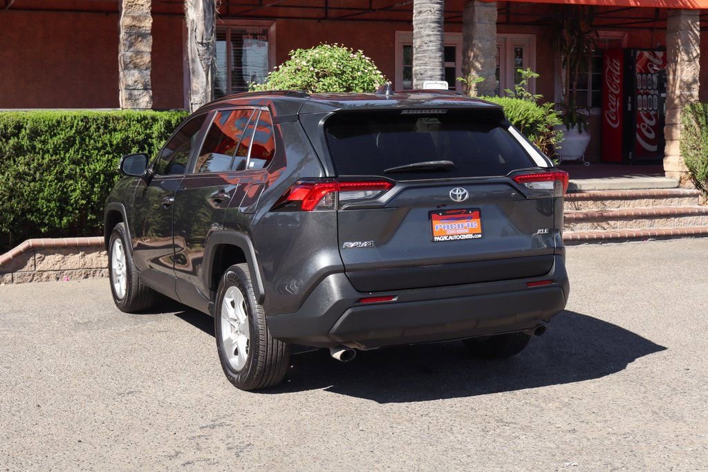 Used 2021 Toyota RAV4 XLE image 6