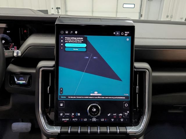 Used 2025 GMC Yukon XL Denali AWD/4WD image 43