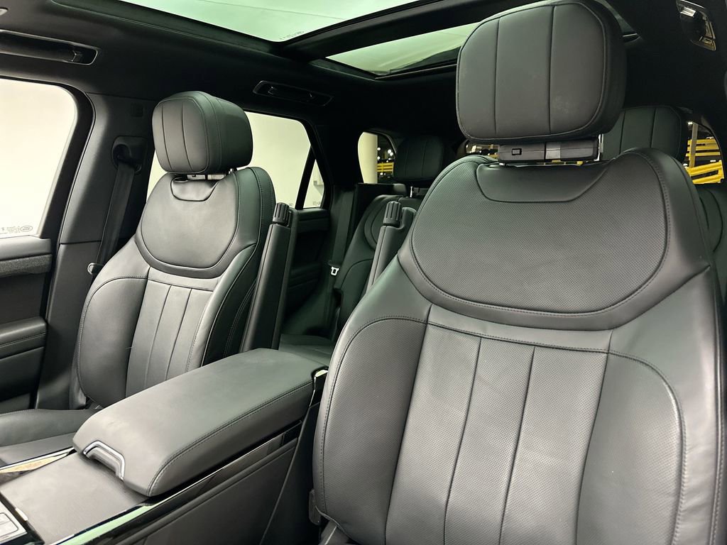 Used 2025 Land Rover Range Rover Sport SE image 22
