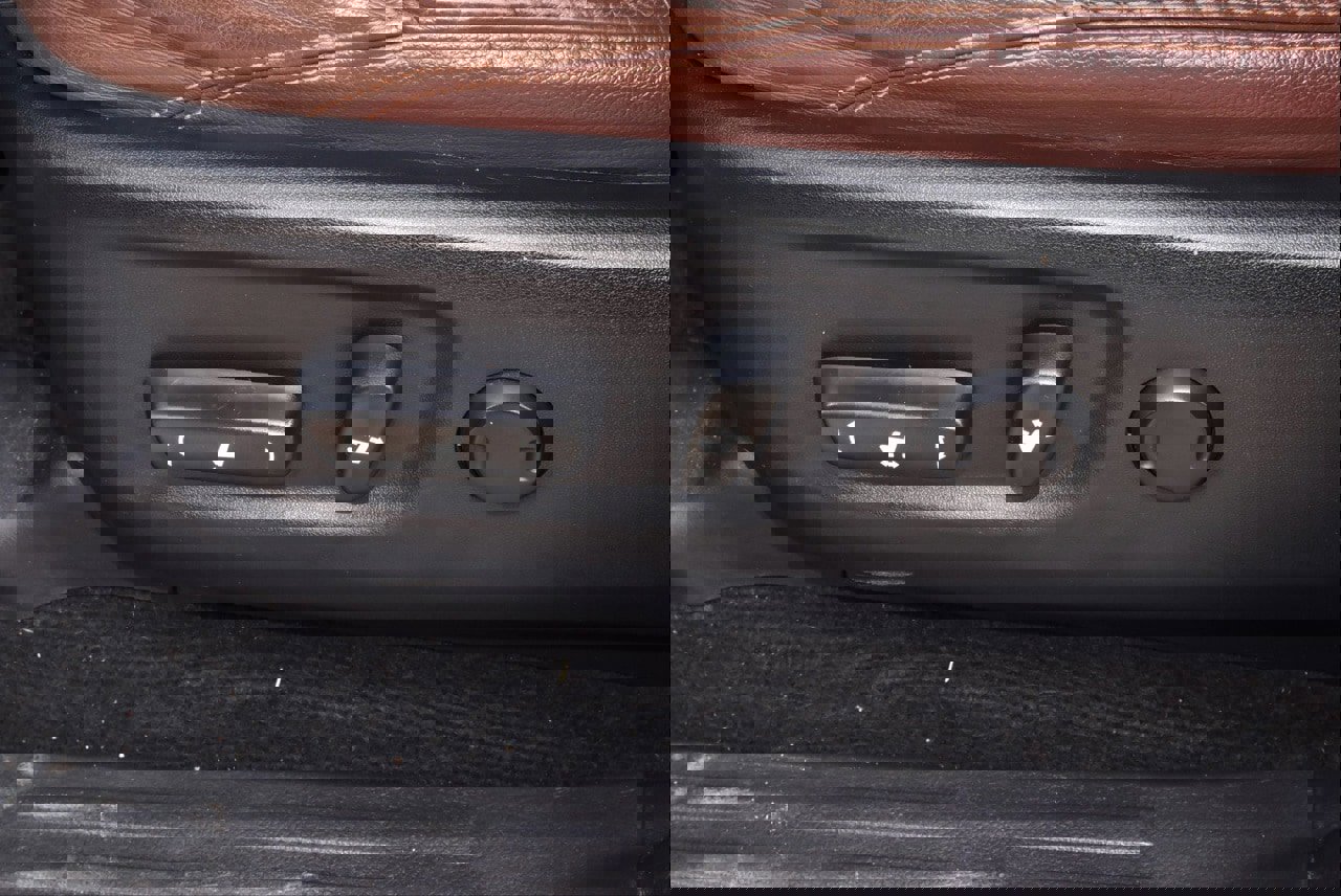 Used 2015 Toyota 4Runner Limited image 36