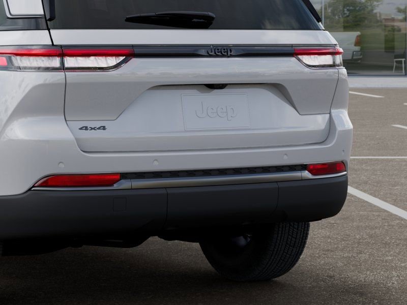 New 2026 Jeep Grand Cherokee Altitude image 13