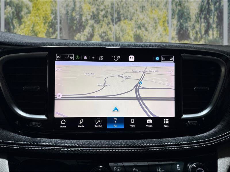 Used 2023 Chrysler Pacifica Touring-L w/ Uconnect Theater Family Group FWD image 26