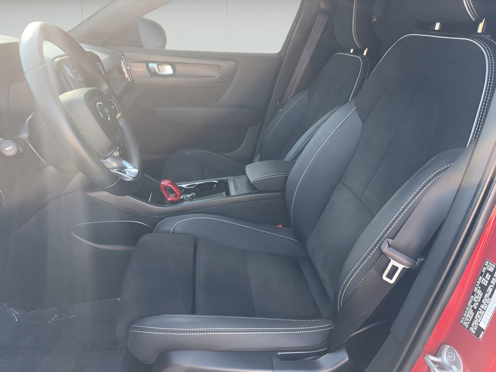 Used 2023 Volvo C40 P8 Recharge Ultimate w/ Protection Package Premier AWD/4WD image 8