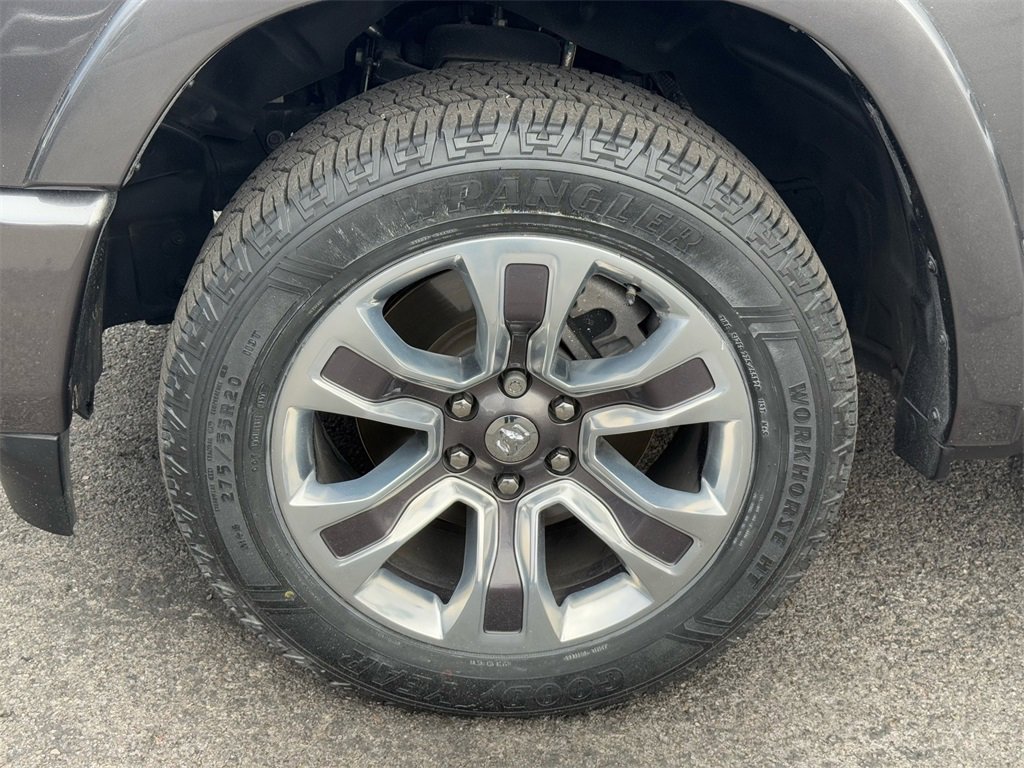 Used 2022 RAM 1500 Limited w/ Body Color Bumper Group image 10