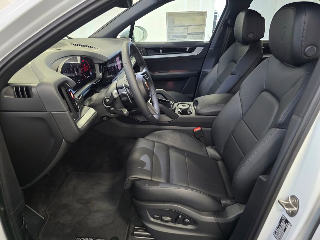 New 2025 Porsche Cayenne S image 14
