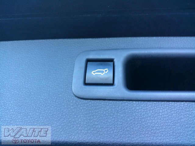 Certified 2023 Toyota Highlander LE image 28