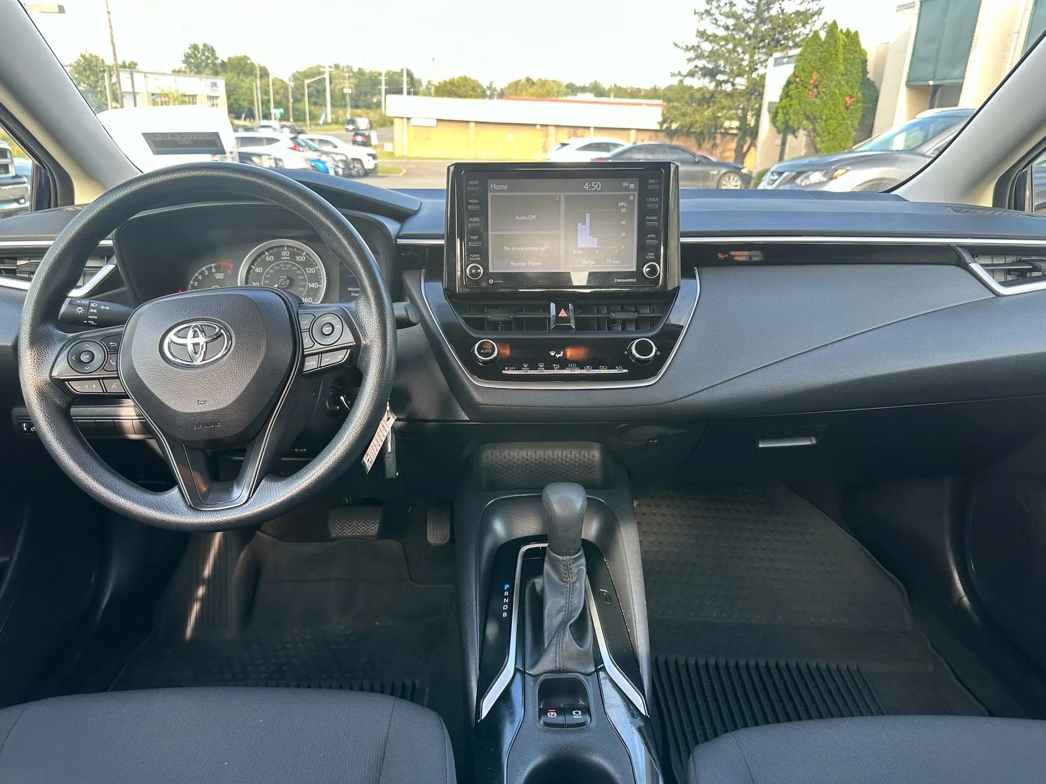 Used 2022 Toyota Corolla LE image 19
