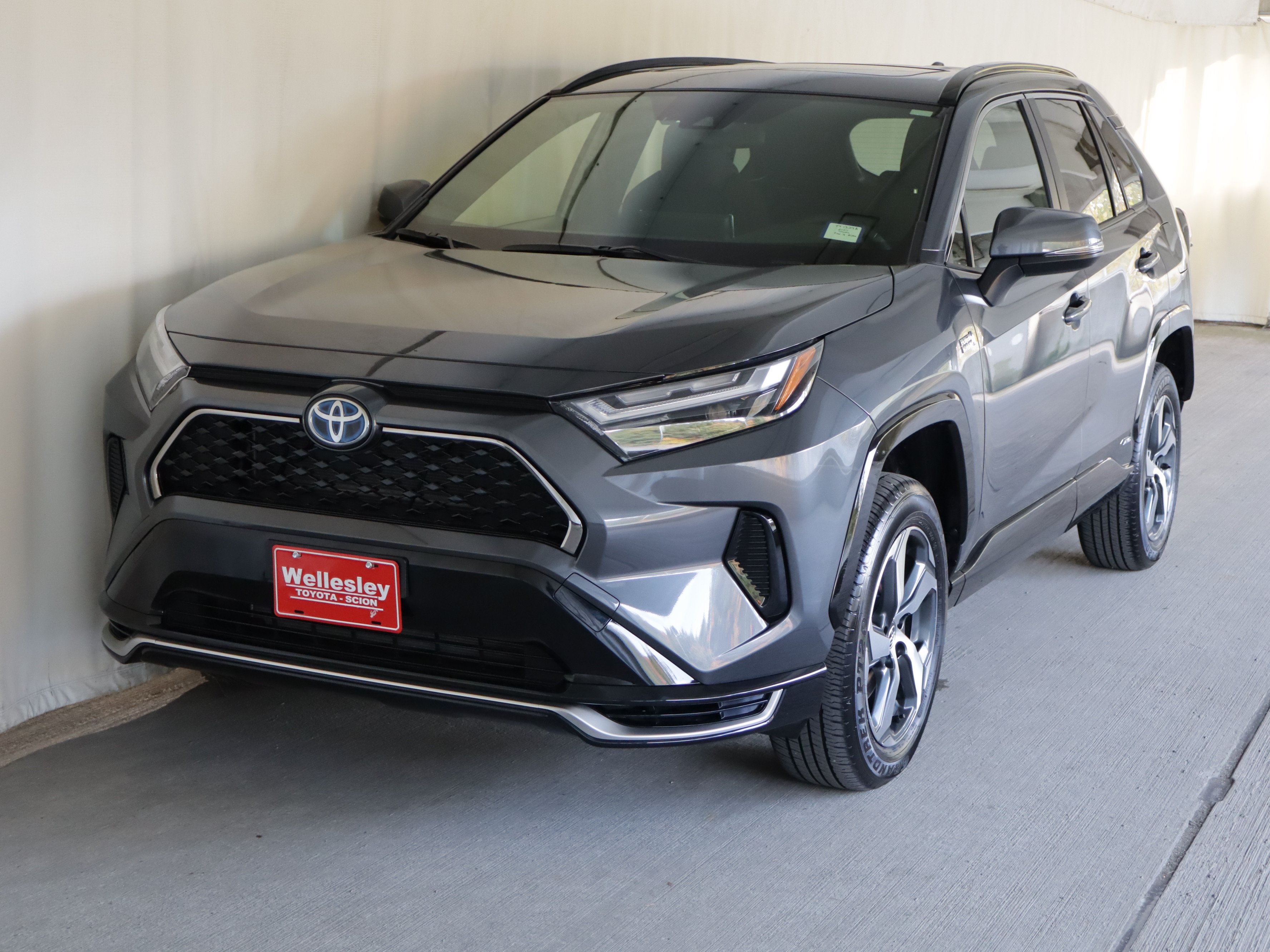 Used 2024 Toyota RAV4 SE w/ Weather & Moonroof Package AWD/4WD image 24