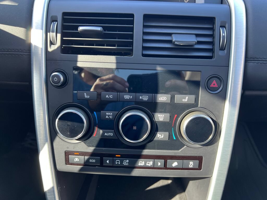 Used 2016 Land Rover Discovery Sport HSE AWD/4WD image 24