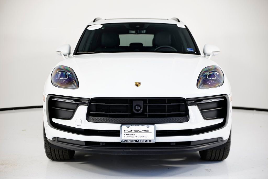 Certified 2025 Porsche Macan image 10