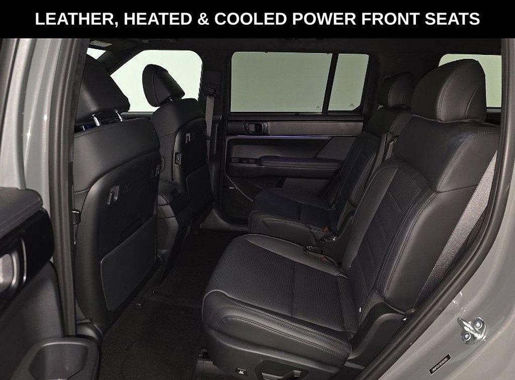 Used 2025 Hyundai Santa Fe Calligraphy image 9