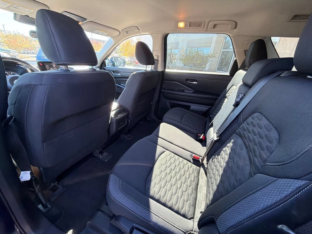 Used 2022 Nissan Pathfinder SV AWD/4WD image 22