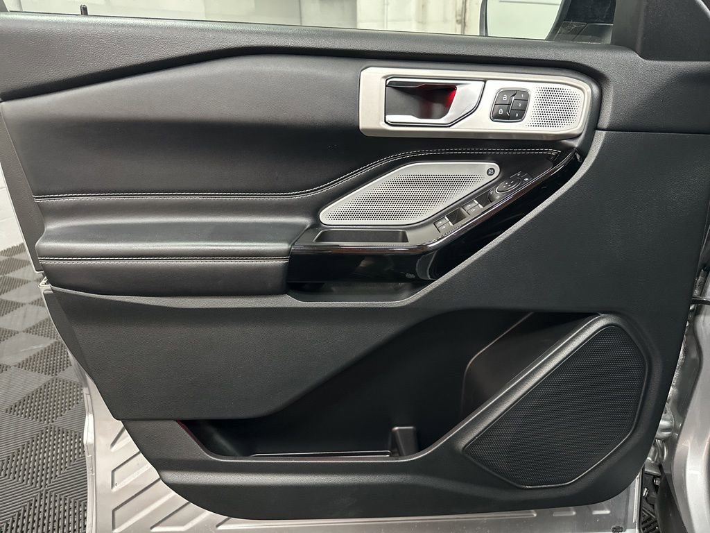 Used 2022 Ford Explorer ST w/ Equipment Group 401A image 16